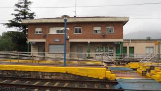 Fallece una joven electrocutada por la catenaria del tren en la estación de Araia