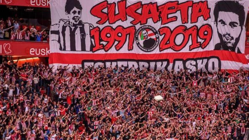 Tifo en agradecimiento a Susaeta.