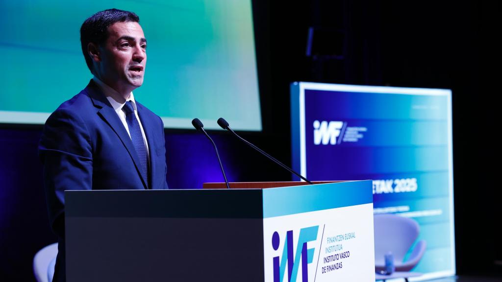 Imanol Pradales, en el encuentro del Instituto Vasco de Finanzas / EFE
