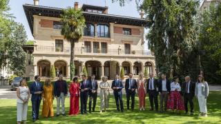 Pradales descarta cambios en el Gobierno vasco y subraya la buena relación con el PSE