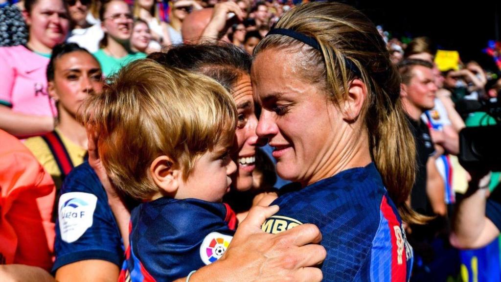 Irene Paredes, con su pareja Lucía Ybarra y su hijo, Mateo / Eurosport