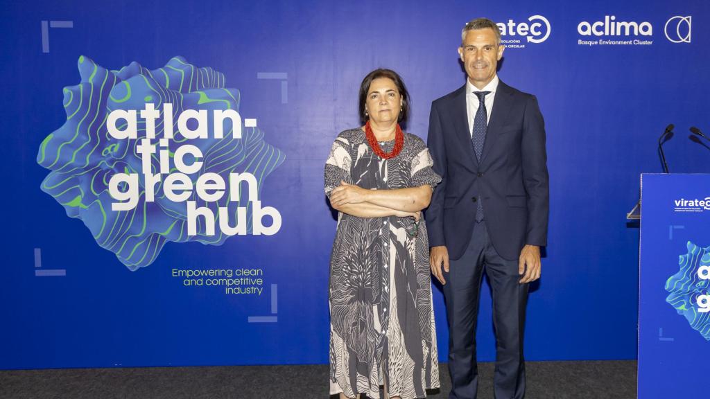 Josefa de León, presidenta de Viratec; y Xabier Caño, presidente de Aclima, en la presentación del foro