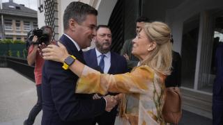 El consejero de Industria, Transición Energética y Sostenibilidad; y la presidenta de Faconauto, Marta Blázquez