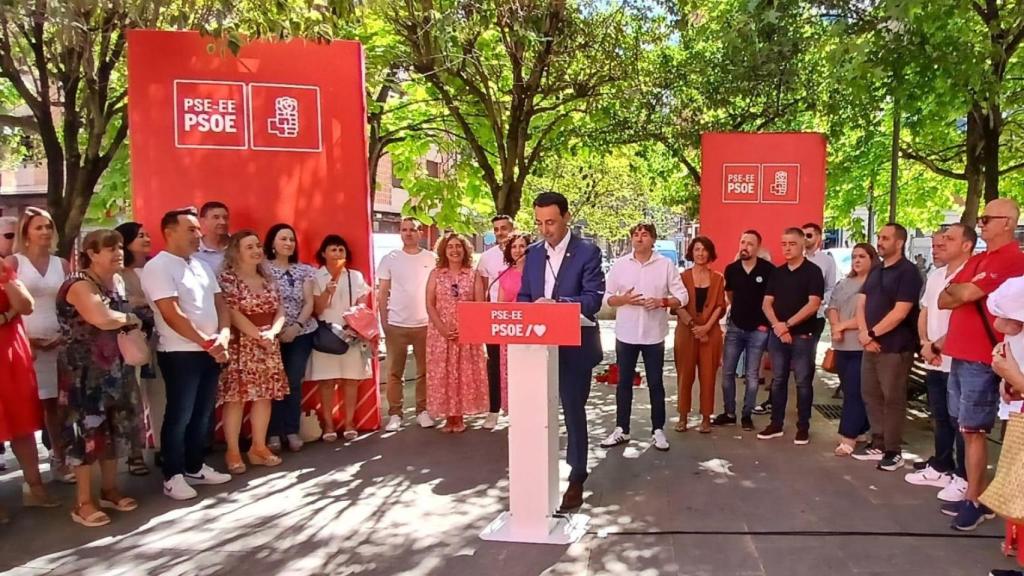 Mikel Torres interviene en el acto por el aniversario de la formación de la primera Agrupación Socialista en Bilbao / EP