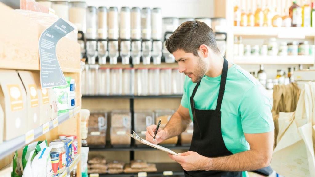 Propietario del comercio local / Freepik