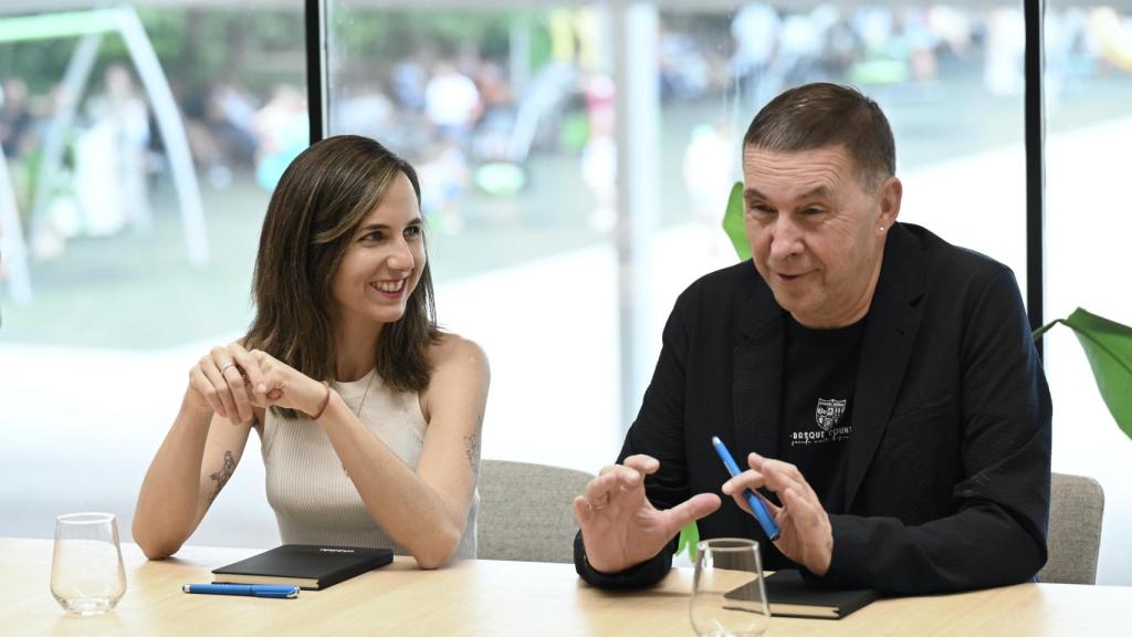 EuropaPress_6851839_secretario_general_eh_bildu_arnaldo_otegi_portavoz_podemos_congreso_ione