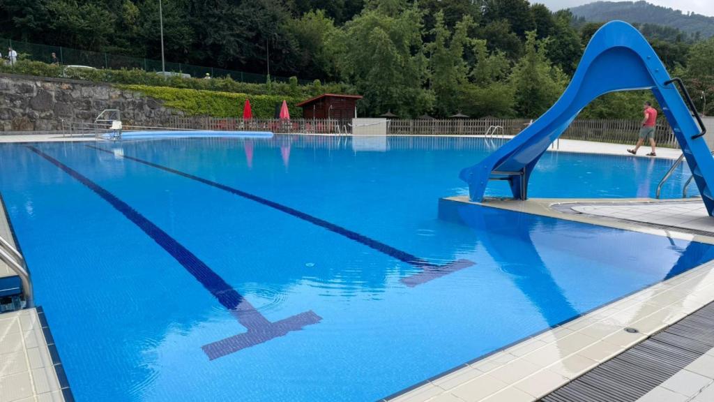 Un escape de cloro en una piscina de Azkoitia obliga a trasladar al hospital a cinco personas