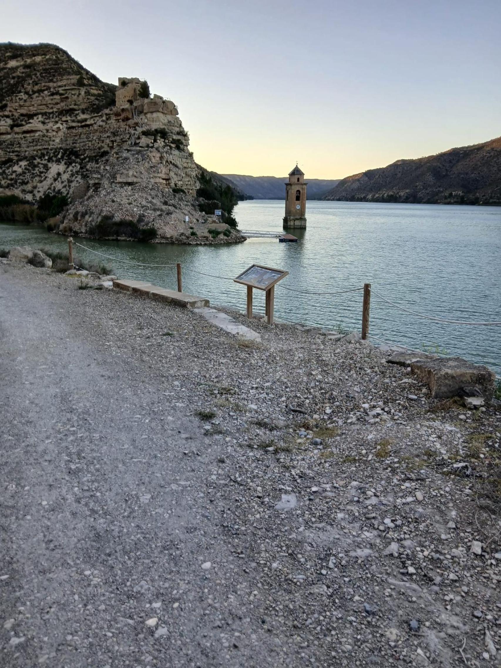 Iglesia de Fayon sumergida