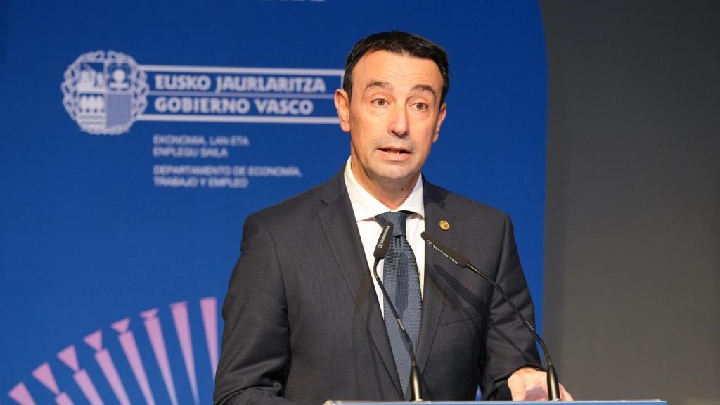 El Vicelehendakari y consejero de Economía, Trabajo y Empleo, Mikel Torres