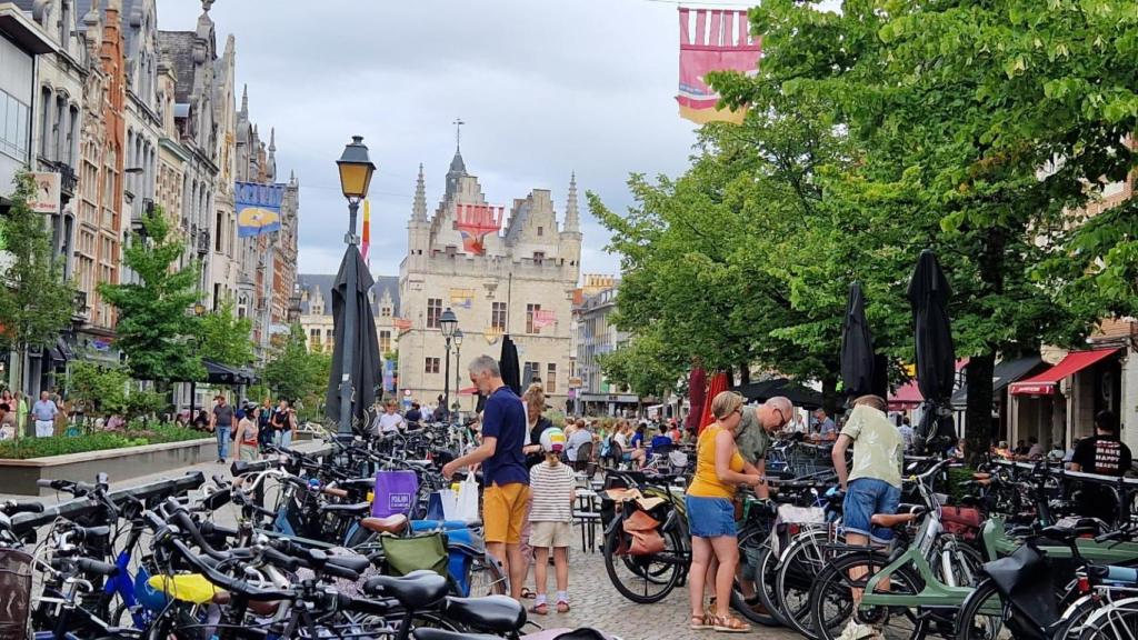 Malinas es una ciudad cómoda para caminar, pasear o andar en bici en la que no faltan parques