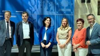 El consejero de Salud, Alberto Martínez, acompañado de la nueva cúpula de Osakidetza