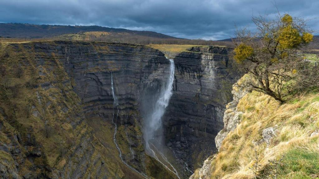 Salto de Nervion / NAtional Geographic