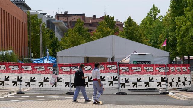 El diputado general de Álava condena las pancartas a favor de los presos de ETA: Agreden a las víctimas