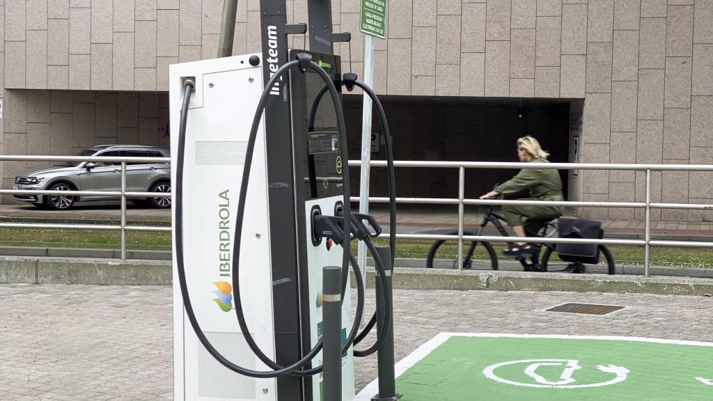 Punto de recarga de Iberdrola en una foto de archivo