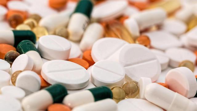 Faes Farma sigue creciendo en la industria farmacéutica.