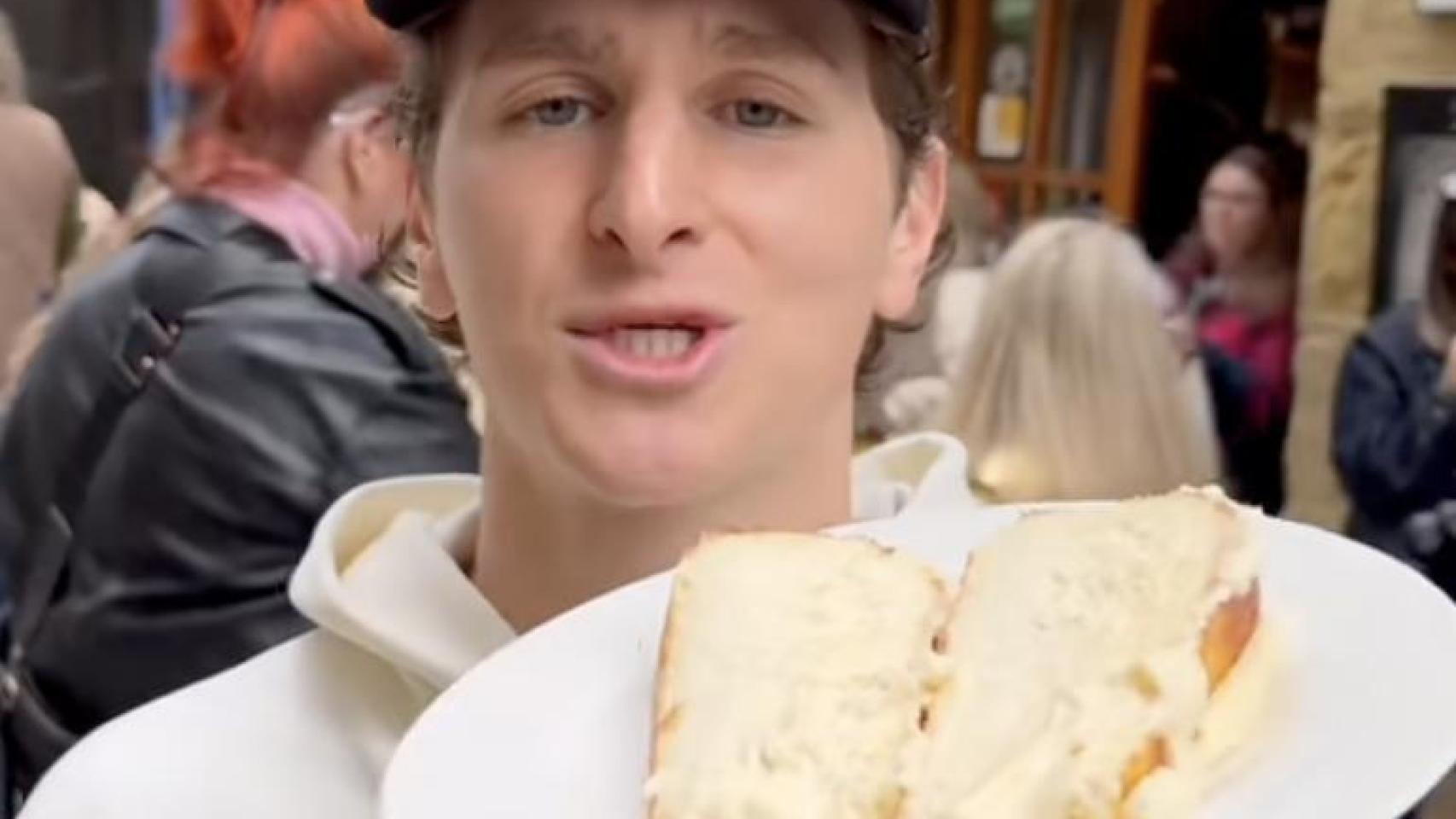 El turista americano que prueba la mejor tarta de queso vasca, Jack.