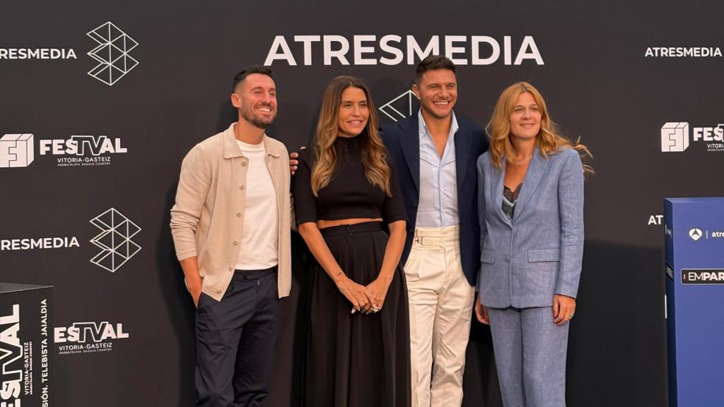 El equipo de Emparejados en el FesTVal en Vitoria / Victoria Fdez