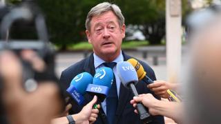 El consejero de Seguridad, Bingen Zupiria, atiende a los medios de comunicación durante la 11ª etapa de la Vuelta Ciclista a España, a 3 de septiembre de 2025, en Bilbao, Vizcaya, País Vasco (España). La 11ª etapa de la Vuelta Ciclista a España tiene su salida y llegada en Bilbao.