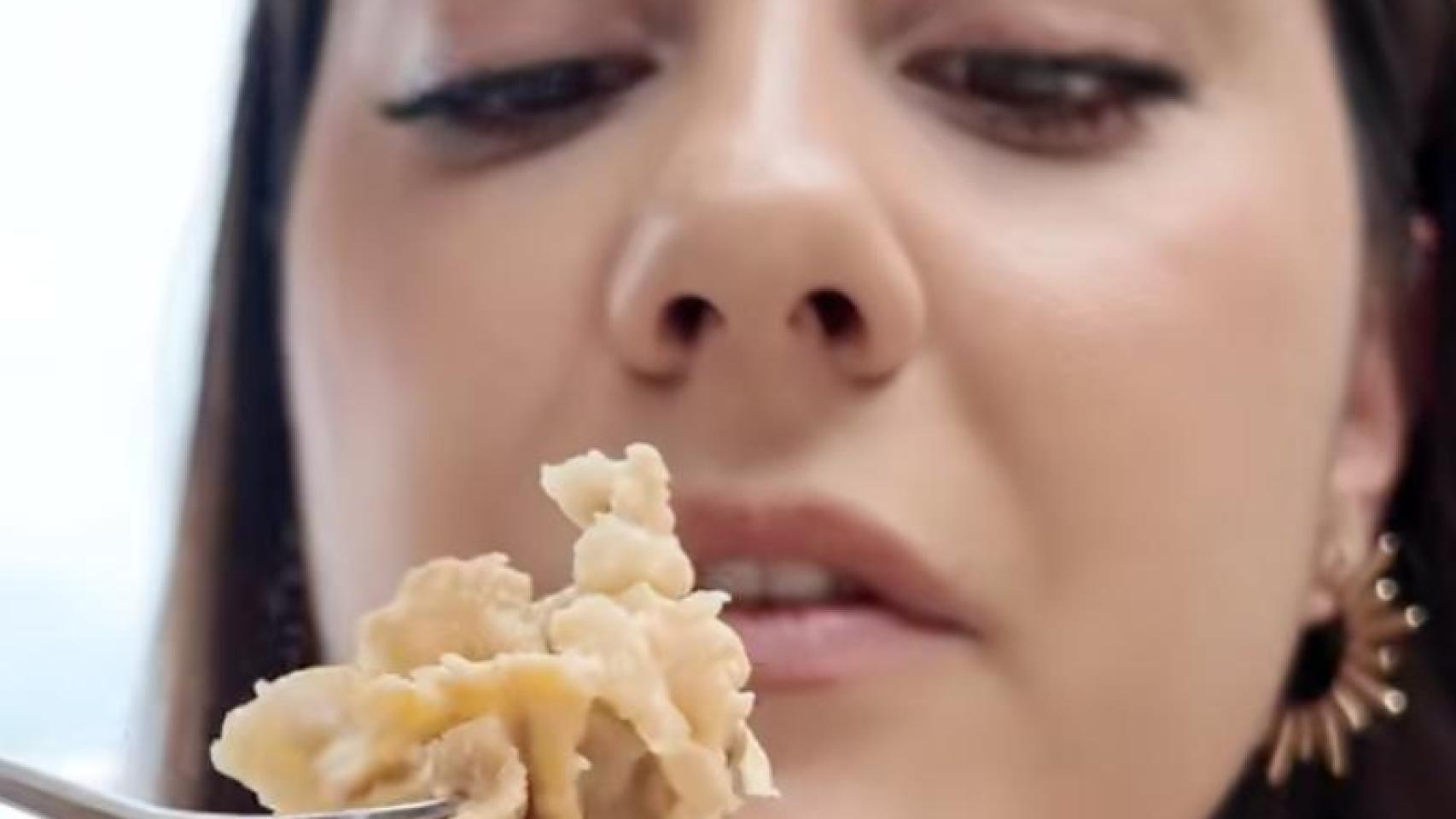 La usuaria de TikTok que pide el pincho de tortilla de patatas en el bar de Arguiñano.