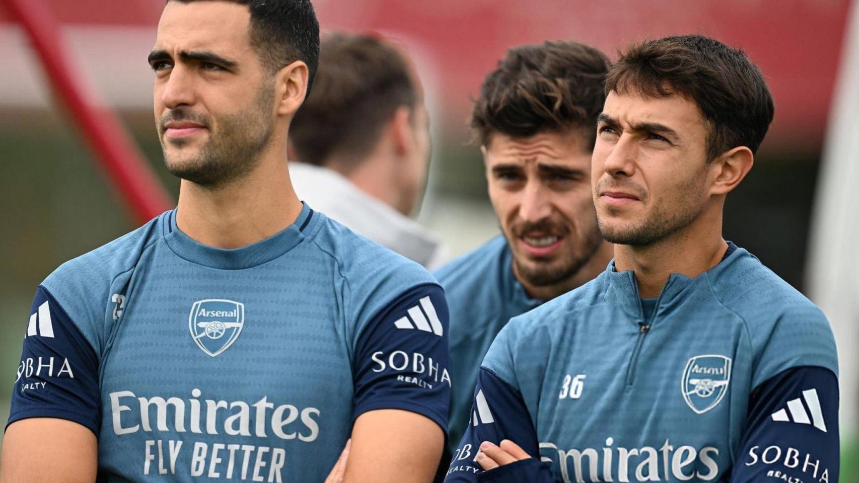 Mikel Merino (i) y Martín Zubimendi (d), actuales jugadores del Arsenal.