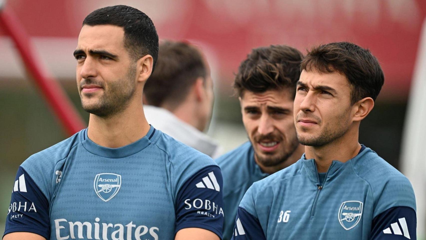 Mikel Merino (i) y Martín Zubimendi (d), actuales jugadores del Arsenal.