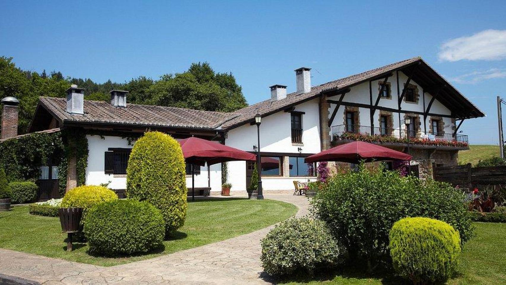 Es cero turístico, pero la gente se desvía para comer en su restaurante.