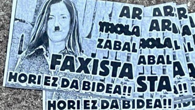 Cartel de Beatriz Artolazabal con bigote de Hitler