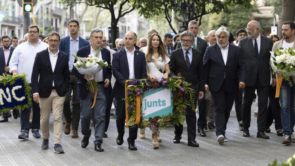 El presidente del PNV, Aitor Esteban, acompaña en Barcelona al secretario general de Junts, Jordi Turull
