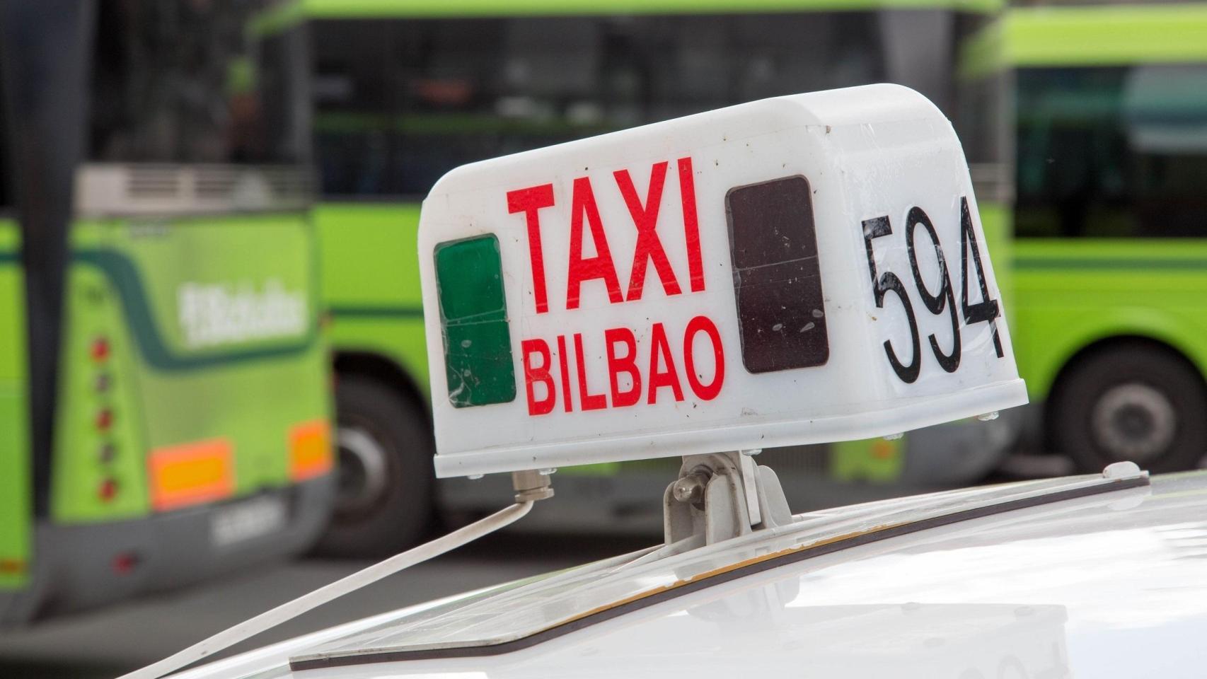 Imagen de un taxi en Bilbao