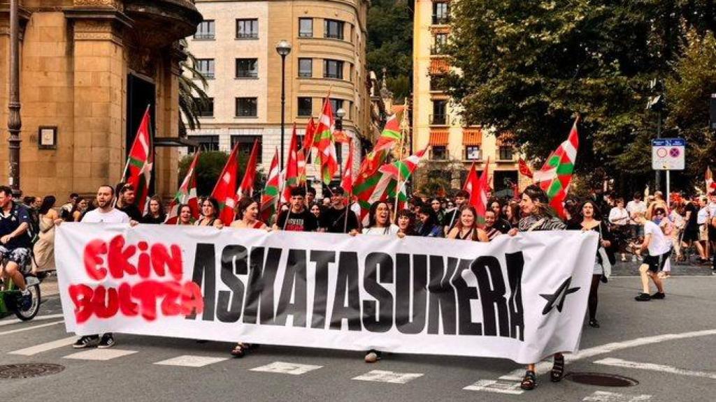 Ernai pide la independencia de Euskal Herria y homenajea a Txiki y Otaegi en San Sebastián a 14 de septiembre de 2025