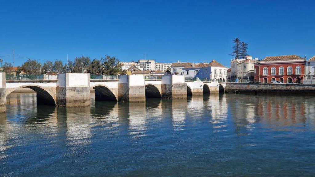 El puente era parte de una calzada romana que unía Casteo Marim y Faro