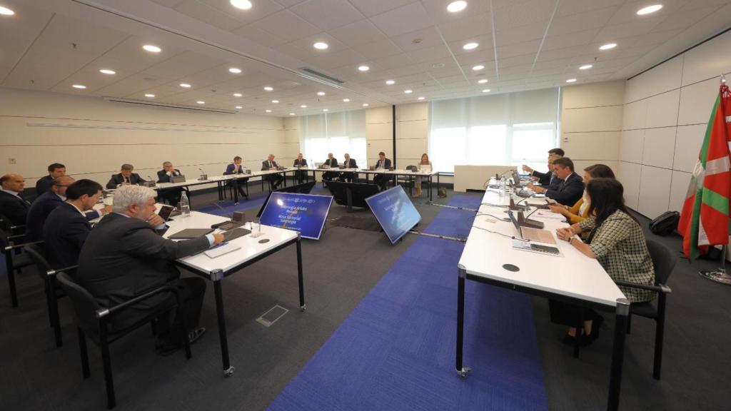 Mesa del sector siderúrgico para abordar medidas por los aranceles / Irekia