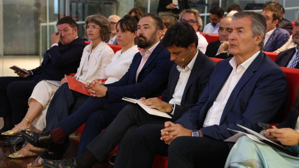 El consejero de Vivienda, Denis Itxaso, en la jornada sobre el Perte de industrialización de la vivienda con el clúster Build:INN / Irekia