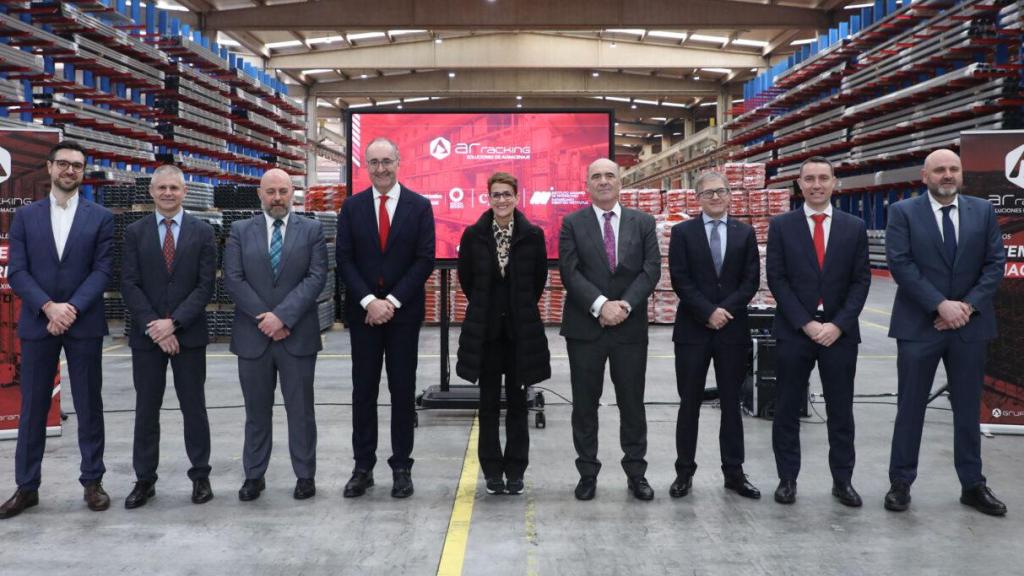 Visita de la presidenta de Navarra, María Chivite, a las instalaciones de AR Racking en Tudela