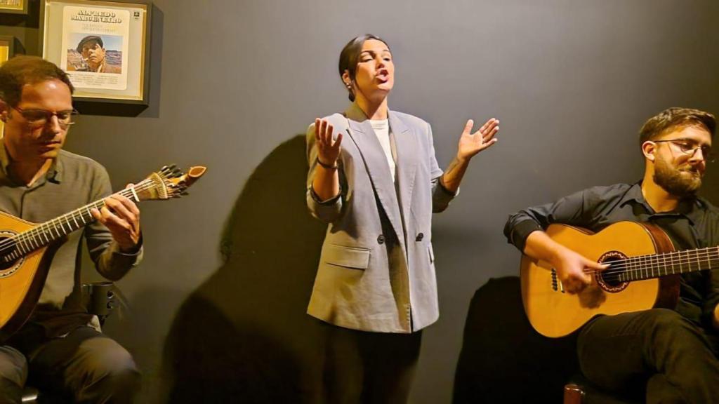 Ninguna interpretación será igual a la anterior o a la siguiente ya que el fadista, decide sus interpretaciones una vez en el escenario