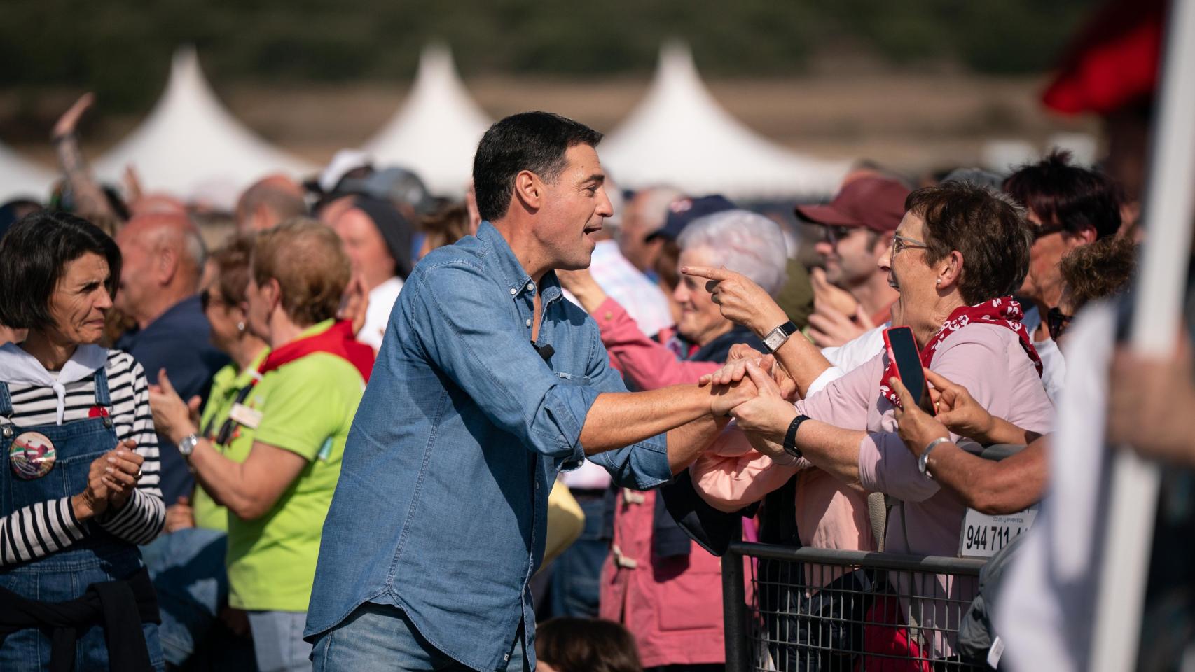 El lehendakari, Imanol Pradales, durante la celebración del Alderdi Eguna, a 28 de septiembre de 2025, en Foronda, Álava