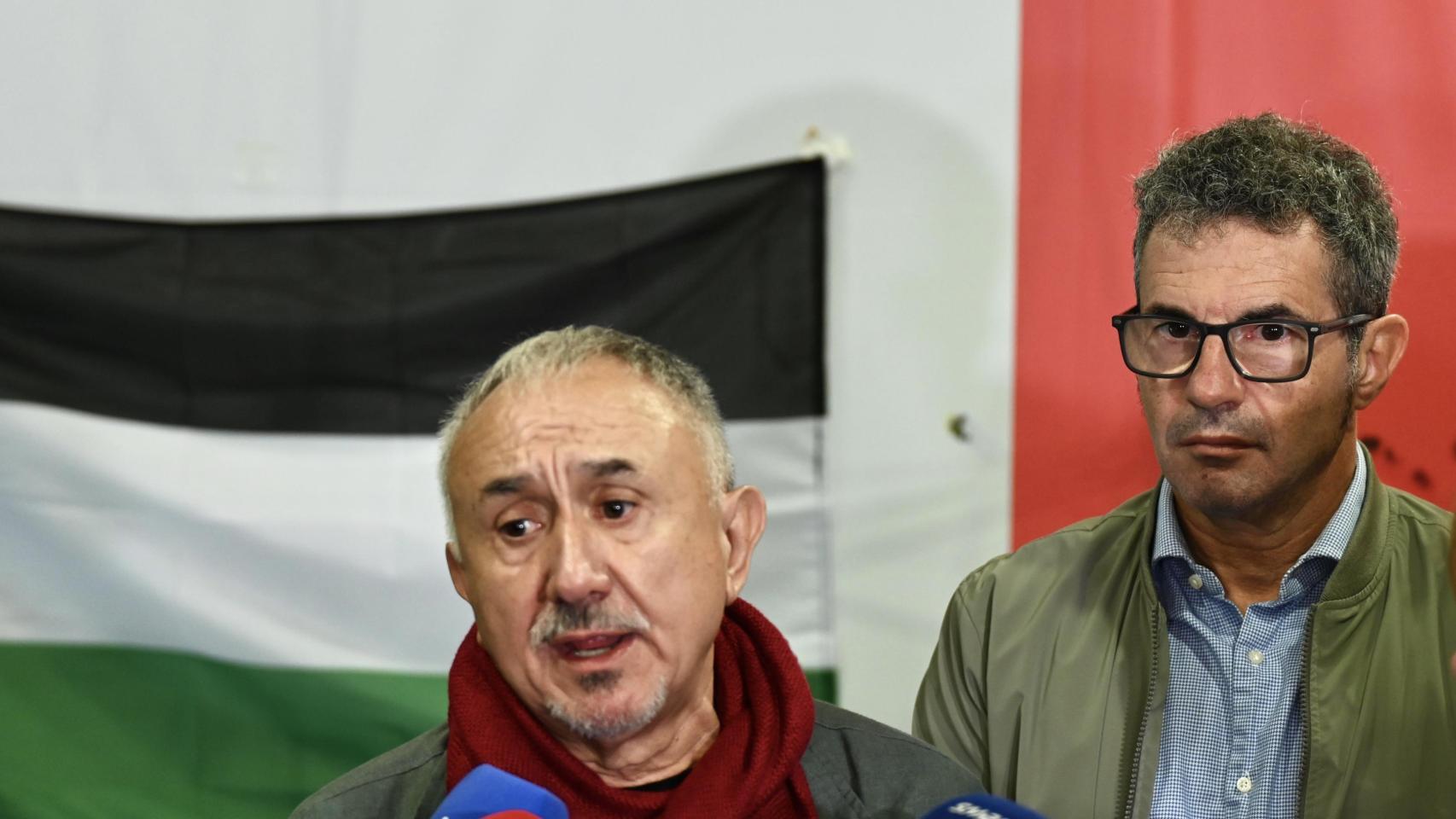 Pepe Álvarez junto a Tximi López, de UGT / Europa Press