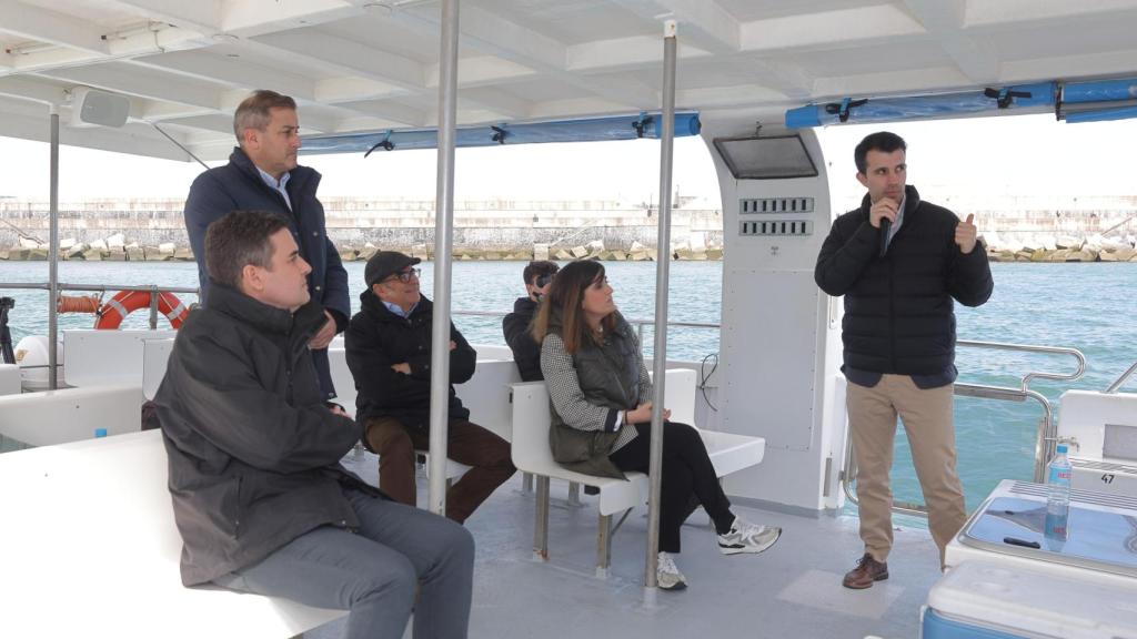 El consejero Mikel Jauregi en una visita a Bimep en Armintza / Irekia