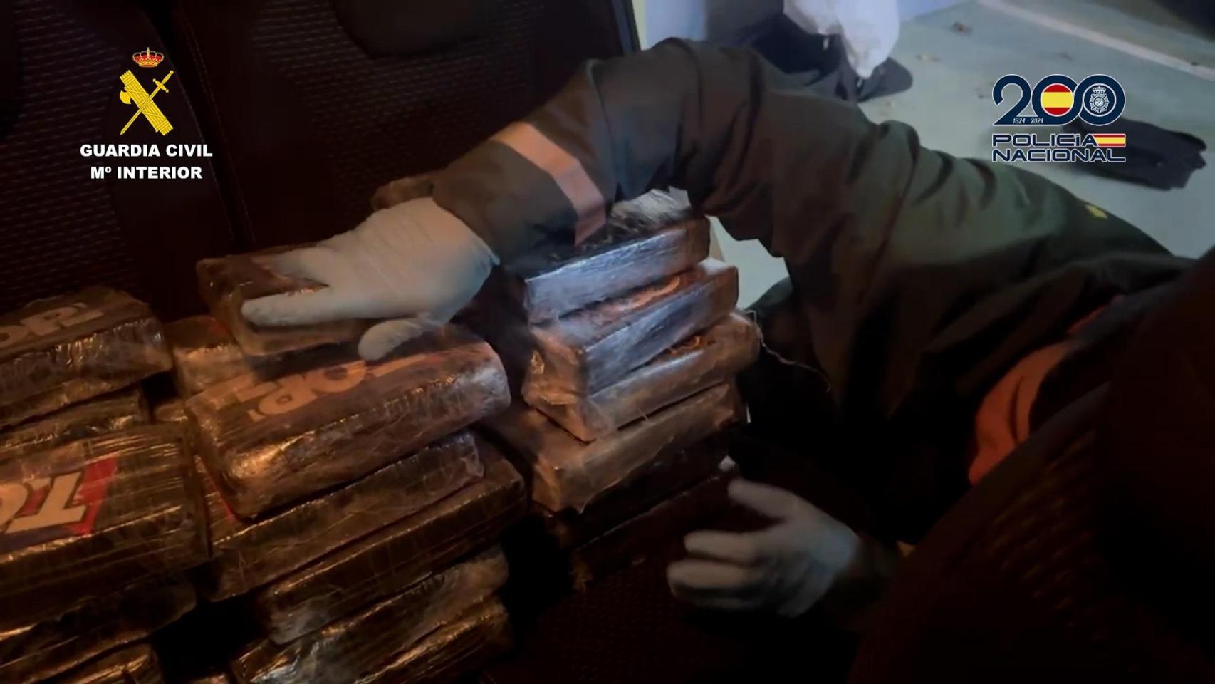 Droga incautada en la operación conjunta de la Policía Nacional y la Guardia Civil