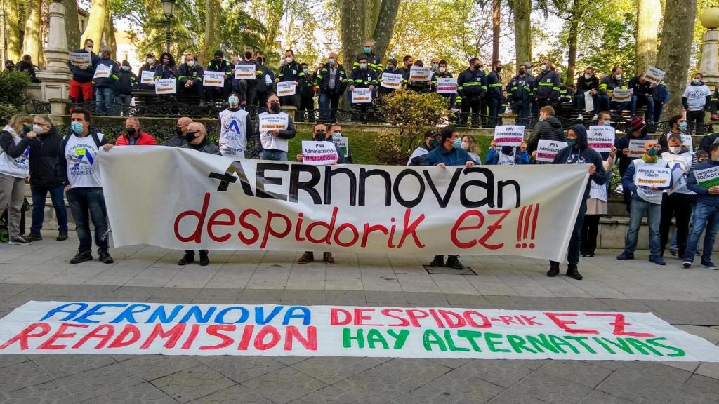 Concentración de Aernnova contra los despidos en 2021
