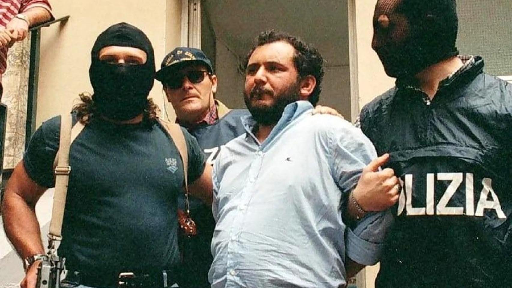 Giovanni Brusca, uno de los mayores sicarios de la mafia de Sicilia, es detenido en Palermo a 21 de mayo de 1996