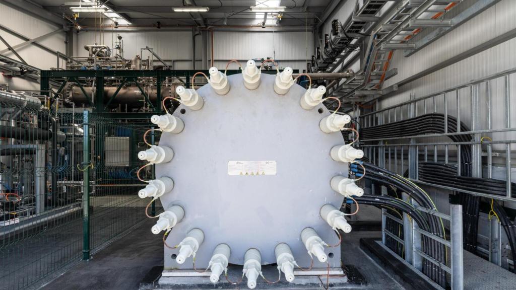 Electrolizador en la refinería de Petronor en Muskiz