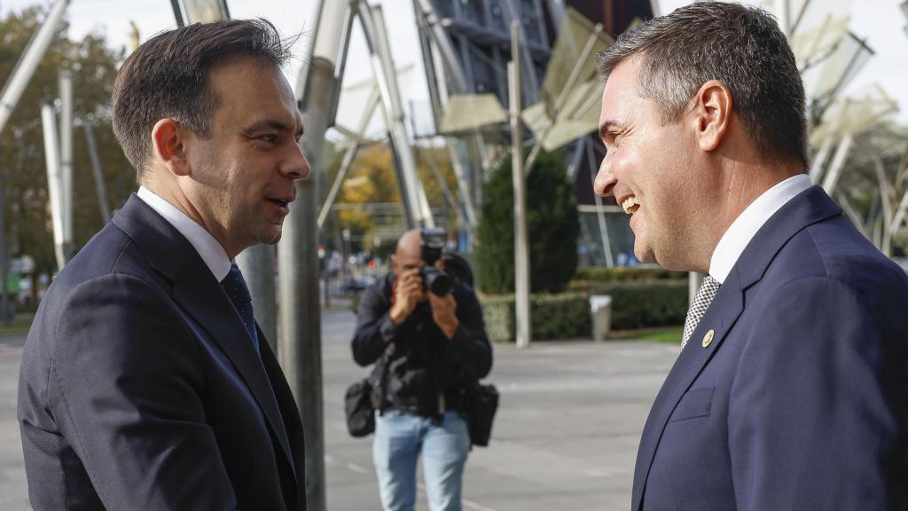 El consejero de Industria del Gobierno Vasco, Mikel Jauregi, recibe este lunes en Bilbao al ministro de Economía y Finanzas polaco, Andrzej Domański