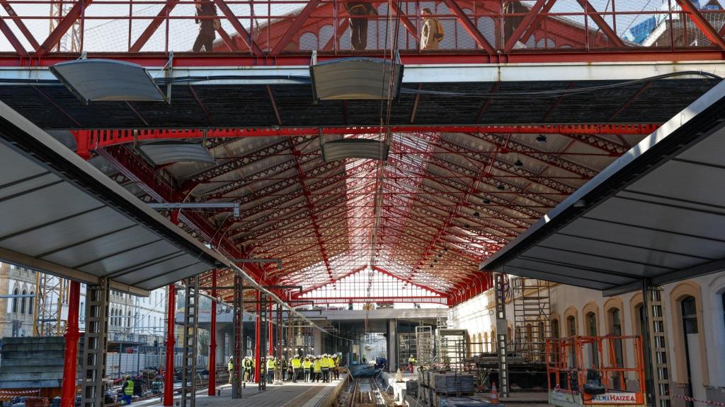 Estado de la estación de tren de Donostia a principios de 2025.