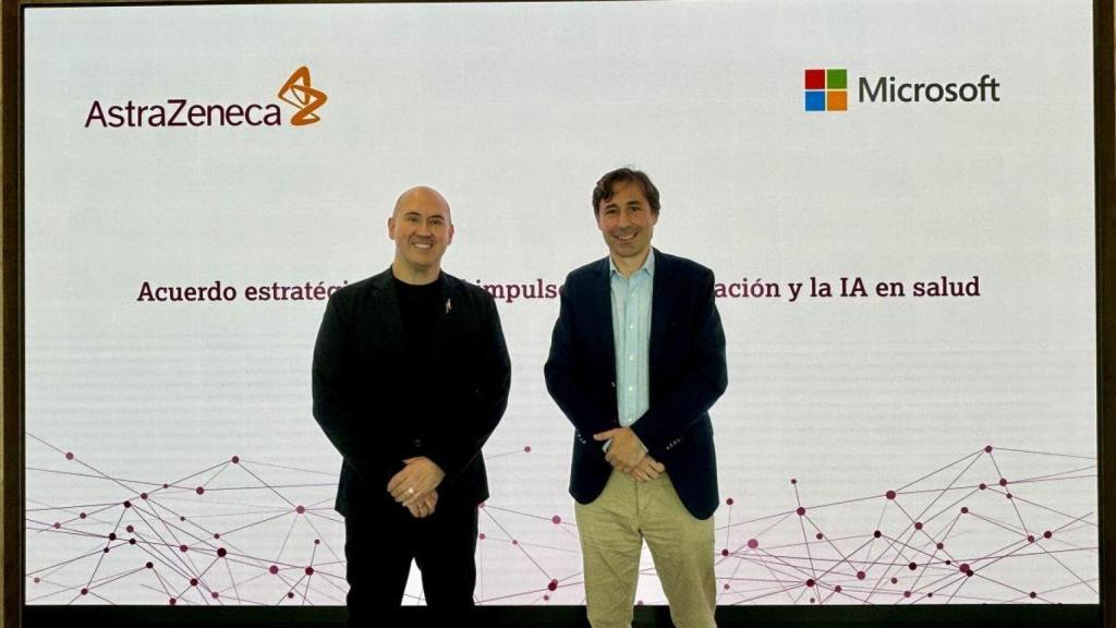 Rick R. Suárez, presidente de AstraZeneca España, junto a Paco Salcedo, presidente de Microsoft España