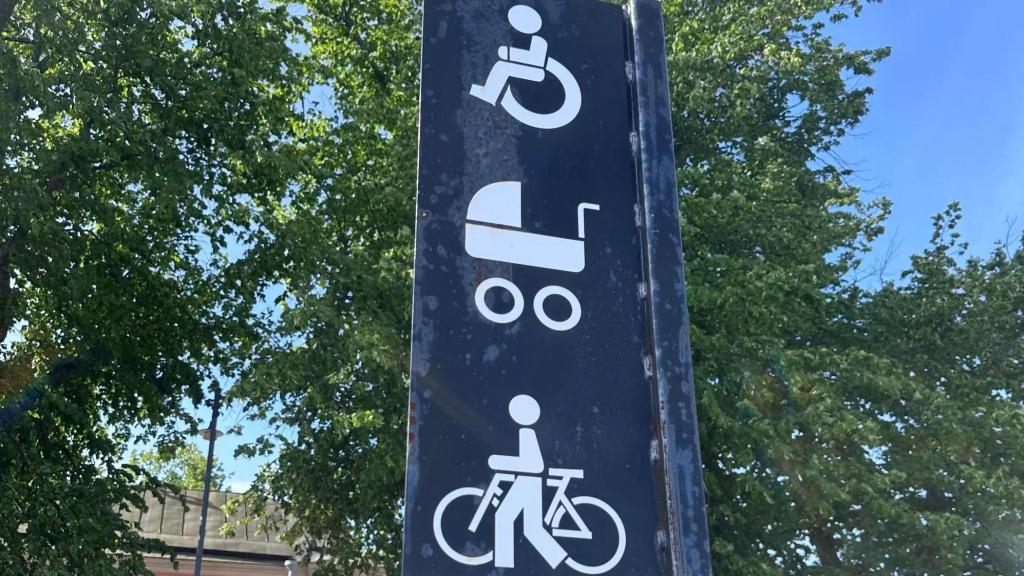 Señales de prioridad para colectivos con prioridad en Finlandia