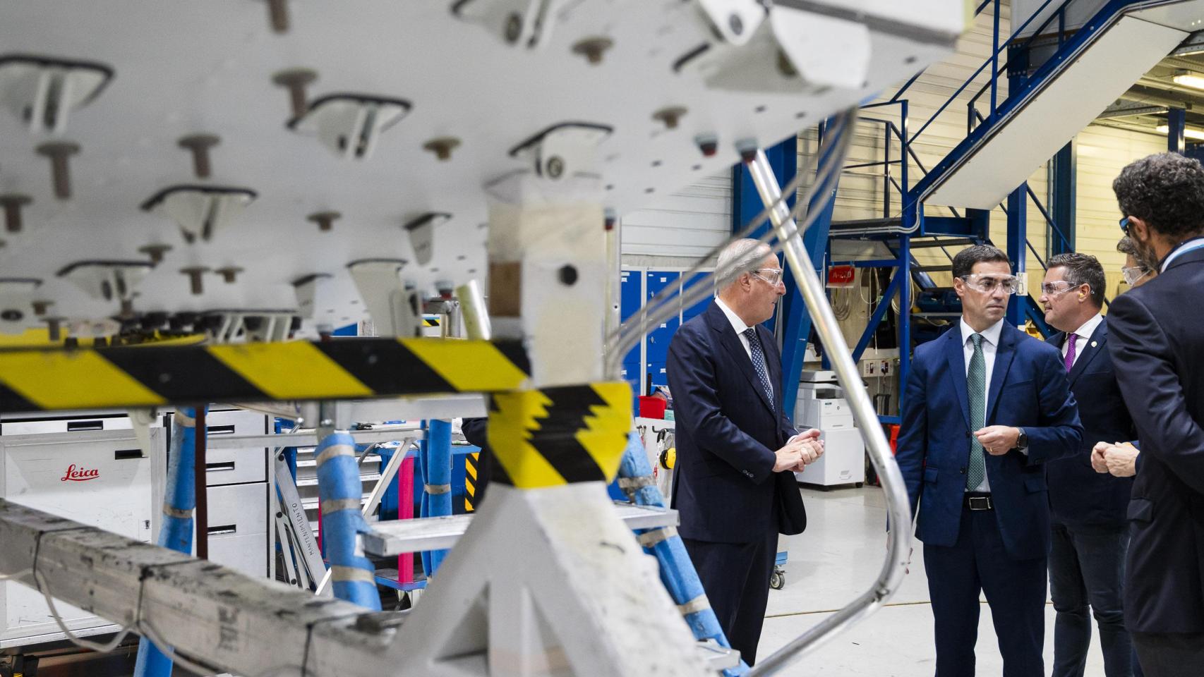 El lehendakari Imanol Pradales en una visita a Aernnova, empresa tractora del sector industrial / Irekia