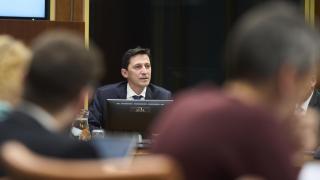 El Consejero de Hacienda y Finanzas Nöel d'Anjou