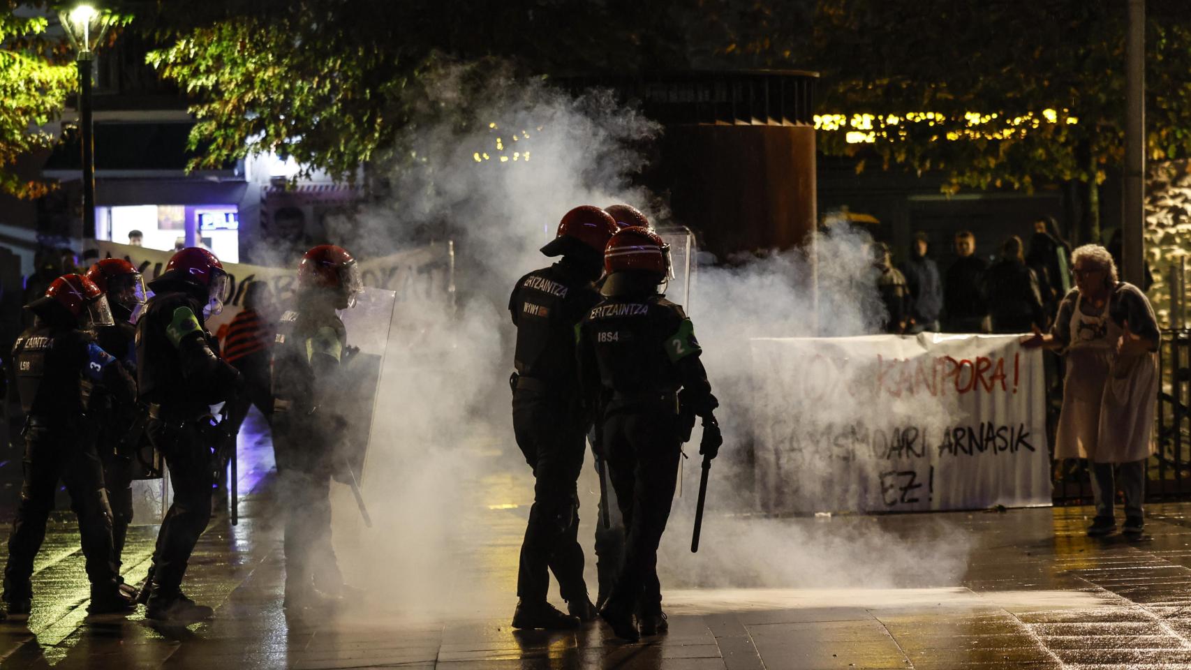La carpa de Vox instalada en la plaza Okendo de la localidad Guipuzcoana de Lasarte-Oria