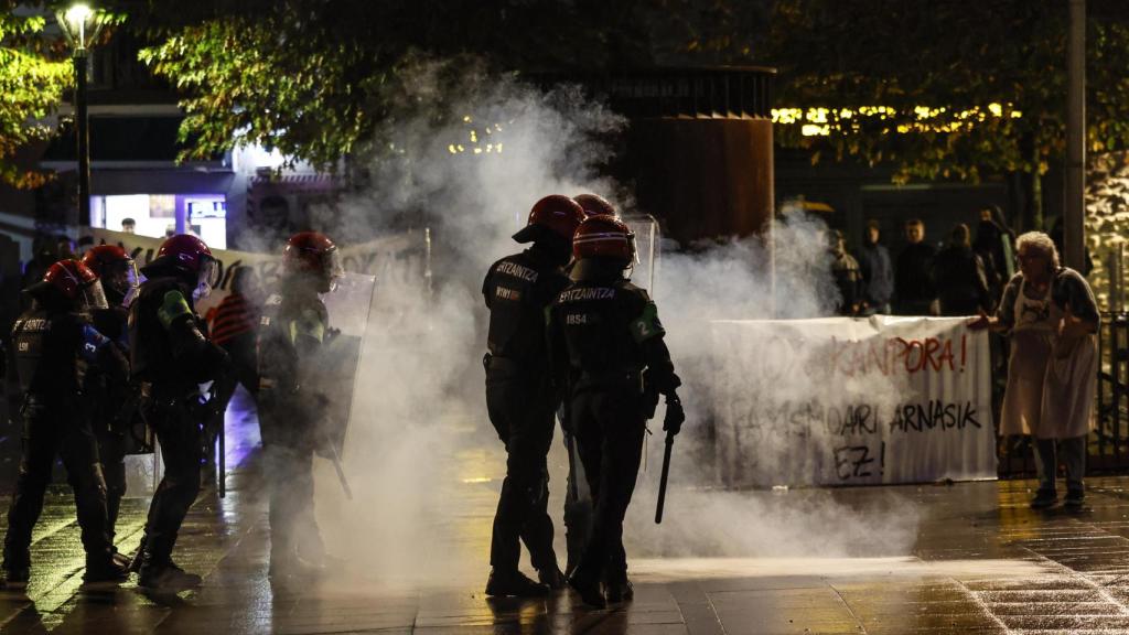 La carpa de Vox instalada en la plaza Okendo de la localidad Guipuzcoana de Lasarte-Oria